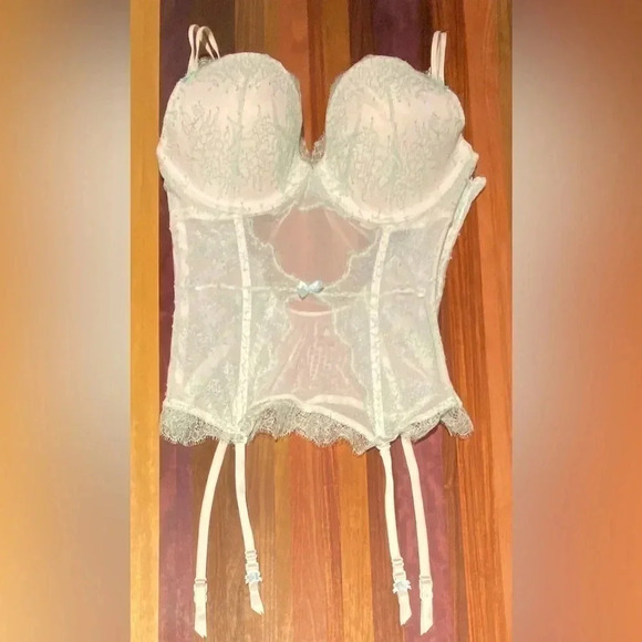 Victoria’s Secret “I Do” White Bridal line corset, NWT, 36D - Picture 6 of 6